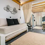 Aqua House *